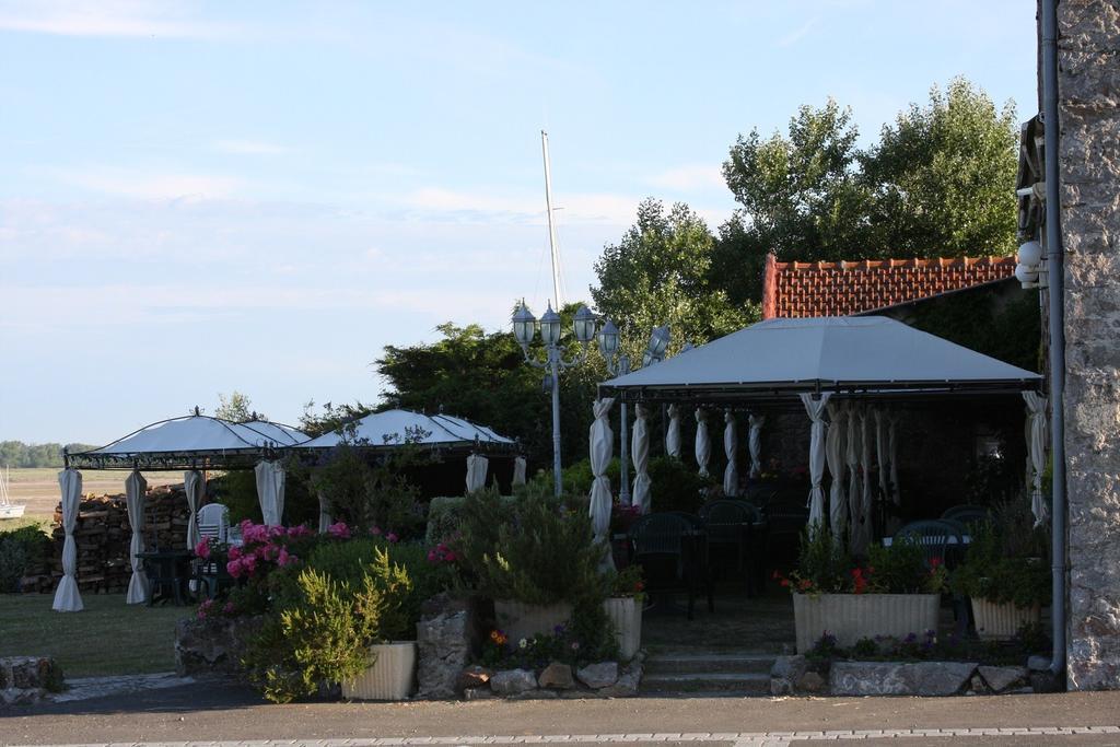 La Baie Hotel Regnéville-sur-Mer Esterno foto
